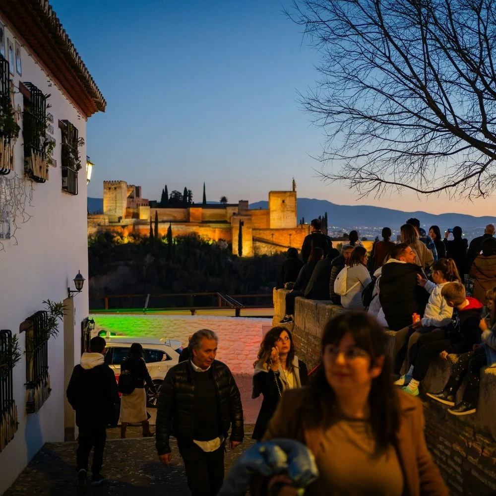 Ruta de tapas de Granada con platos tradicionales