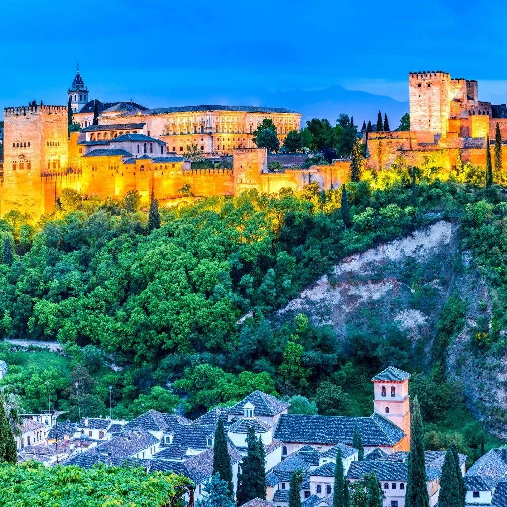 Panorámica de la Alhambra y el Albaicín al atardecer
